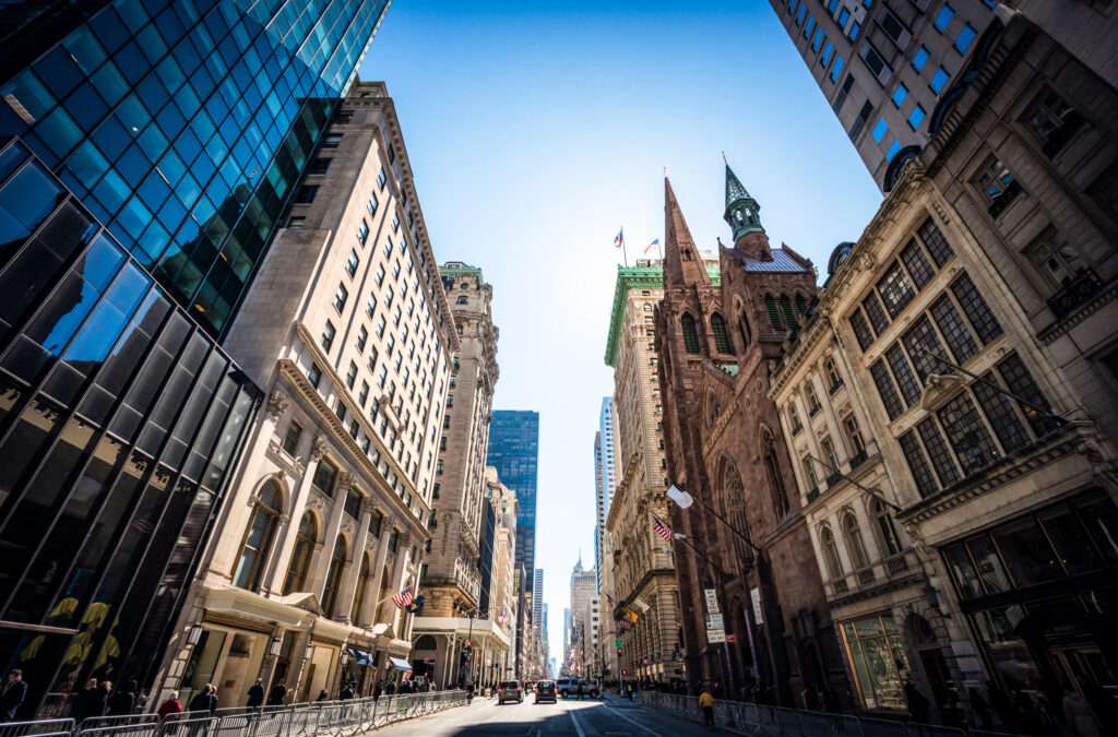 Private chauffeur tour along Westchester County’s Fifth Avenue corridor featuring iconic landmarks and city views